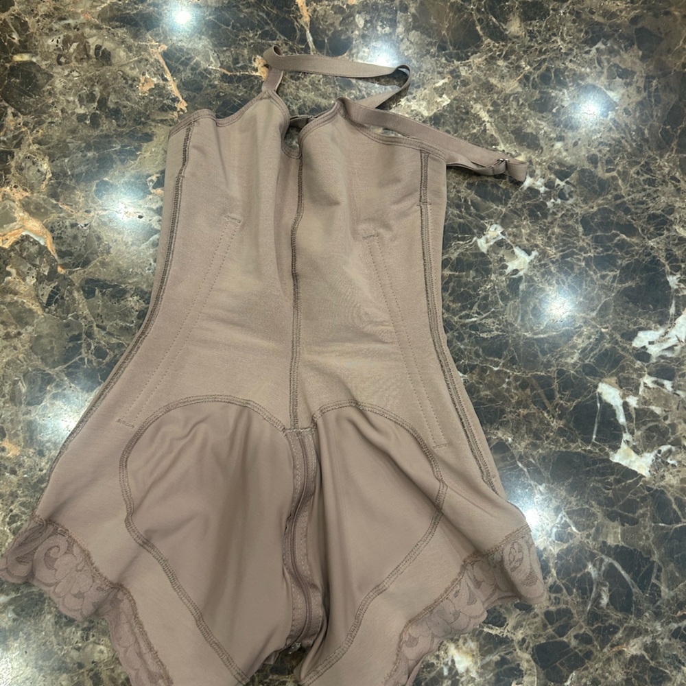 Elegant Beige Shapewear Bodysuit